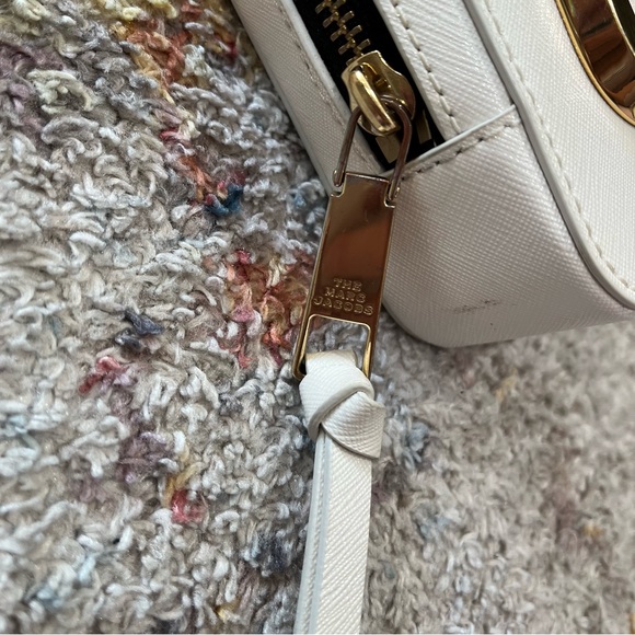 Marc Jacobs Leather Hotshot Crossbody Bag - Picture 5 of 8